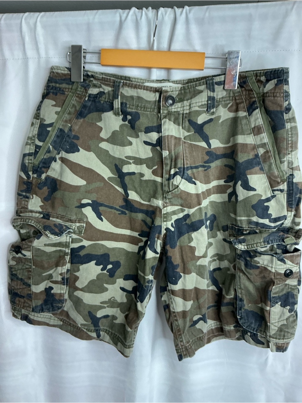 2316- Men’s Quiksilver Camouflage Cargo Shorts - Size 32
